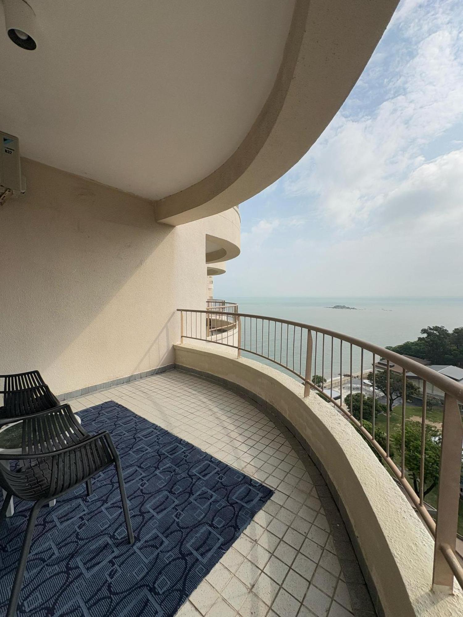 17 Jazz Sweet Beachfront Resort ทานจุงบุงาห์ ภายนอก รูปภาพ