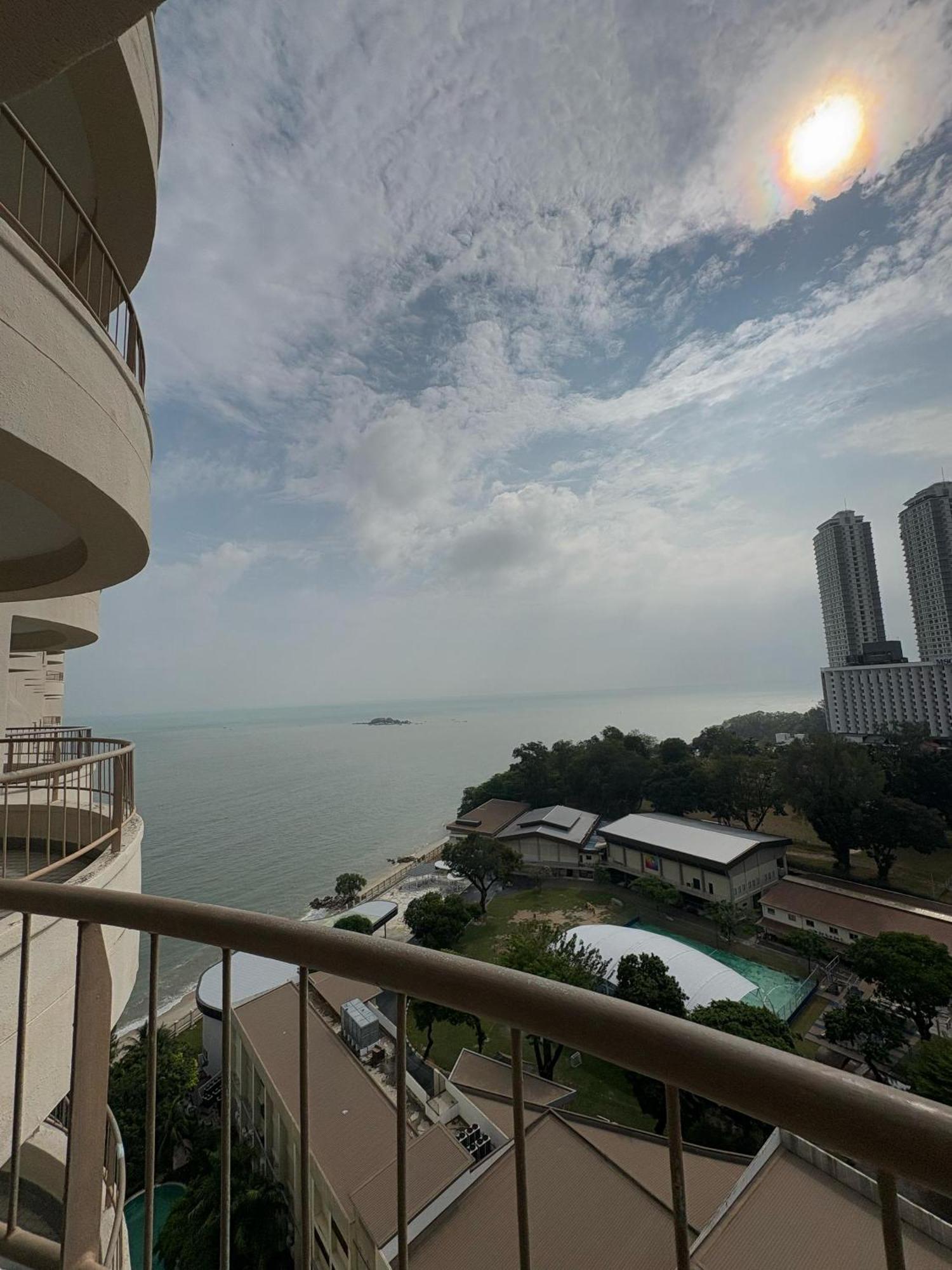 17 Jazz Sweet Beachfront Resort ทานจุงบุงาห์ ภายนอก รูปภาพ